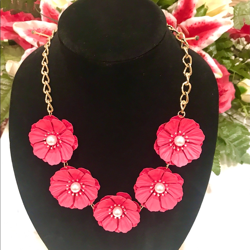 Natasha Flower Necklace 45$